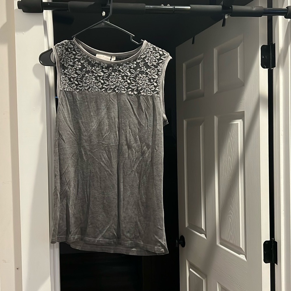 Women’s Dantelle Sleeveless top